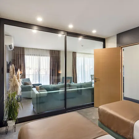 Ξενοδοχείο Rodinn Park 2*