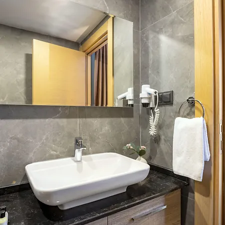 Rodinn Park 3* אנטליה