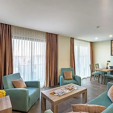 Rodinn Park מלון 3*